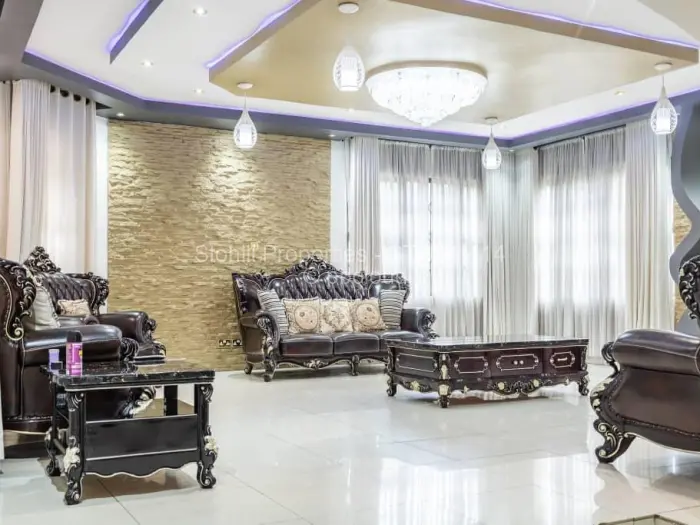 5 Bedroom House for Sale in Glen Lorne, Harare