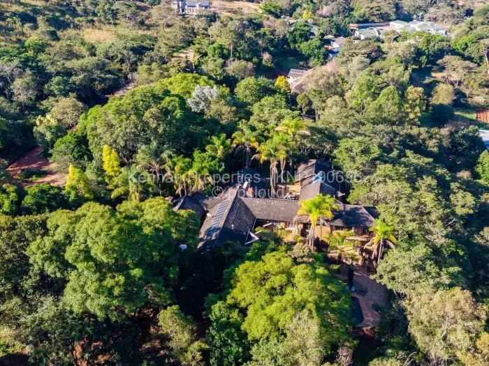 6 Bedroom House for Sale in Helensvale, Harare