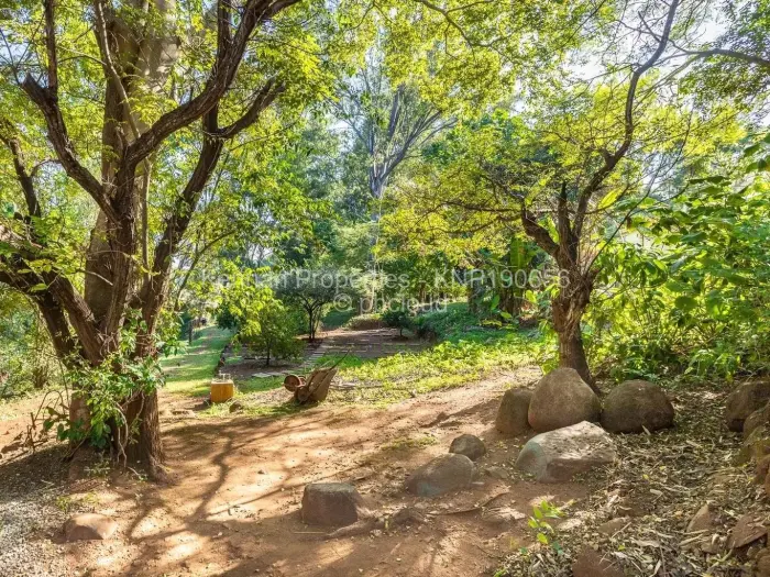 6 Bedroom House for Sale in Helensvale, Harare