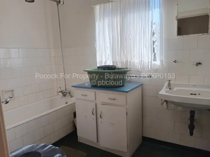 3 Bedroom House for Sale in Kumalo, Bulawayo