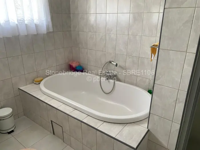 4 Bedroom House for Sale in Mahatshula, Bulawayo