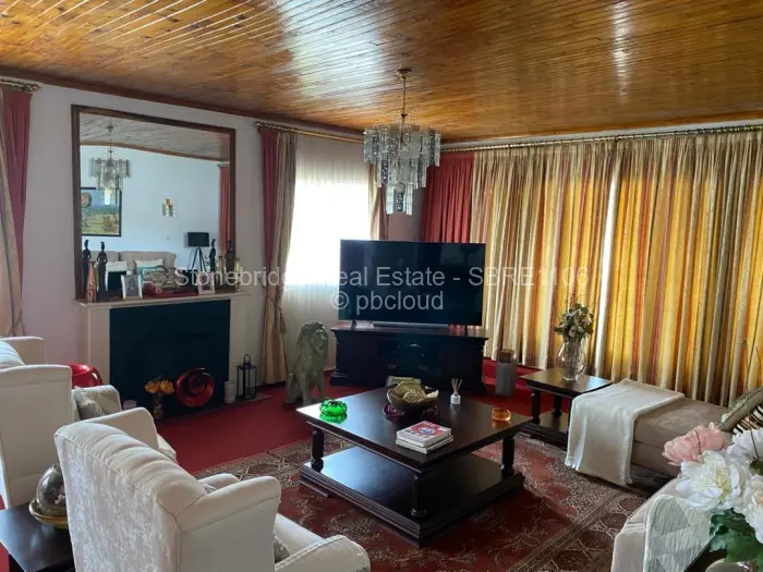 4 Bedroom House for Sale in Mahatshula, Bulawayo