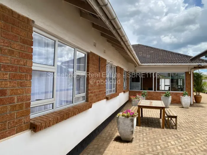 4 Bedroom House for Sale in Mahatshula, Bulawayo