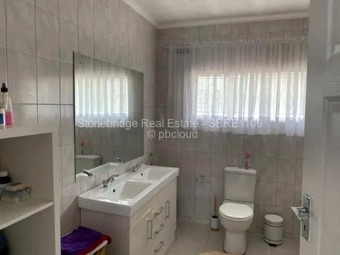 4 Bedroom House for Sale in Mahatshula, Bulawayo