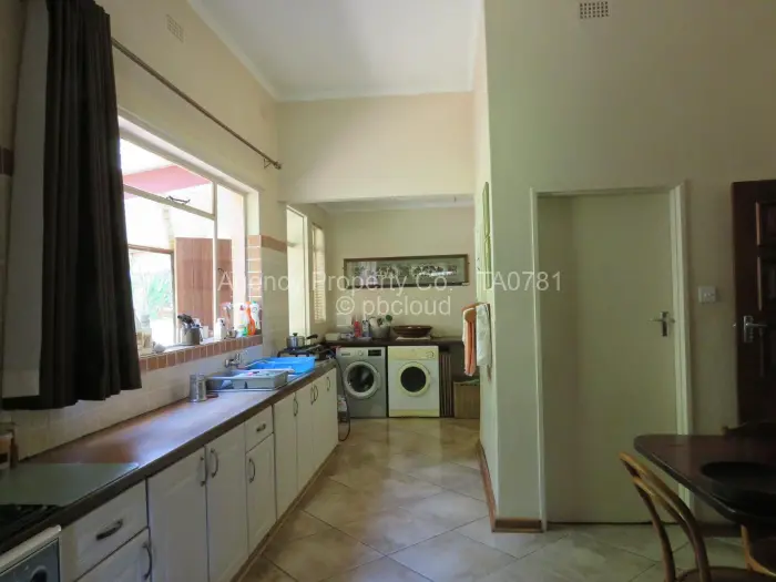 5 Bedroom House for Sale in Tiger's Kloof, Mutare