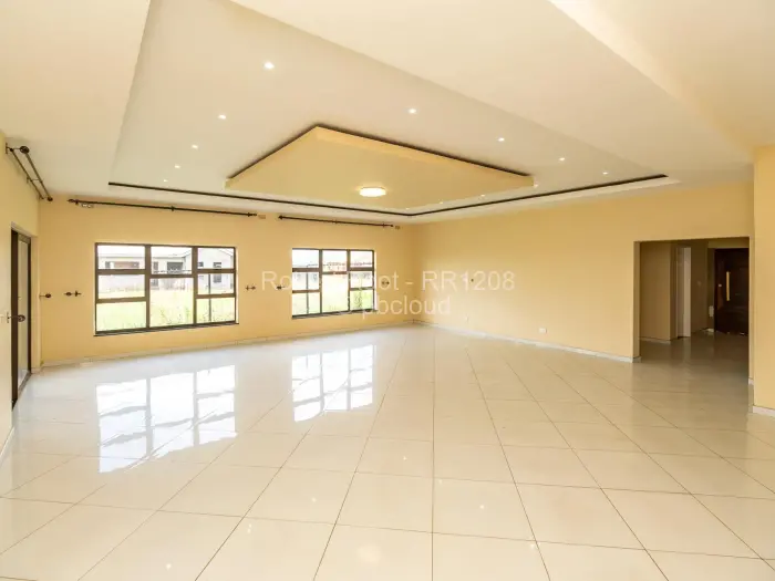 5 Bedroom House to Rent in Fairview, Harare