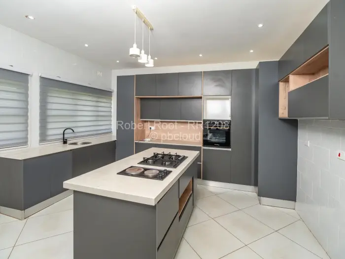 5 Bedroom House to Rent in Fairview, Harare