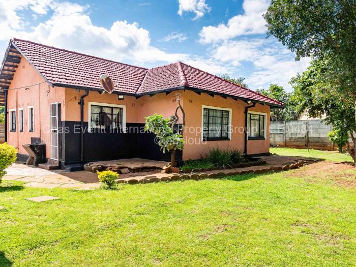 3 Bedroom House to Rent in Mabelreign, Harare
