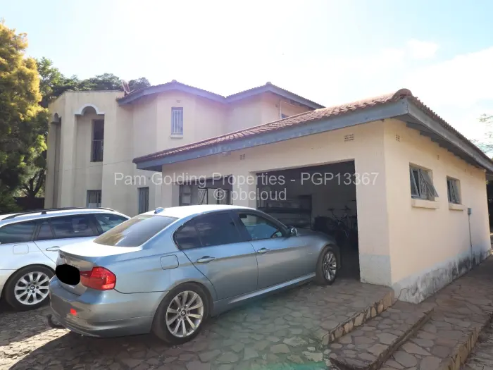 6 Bedroom House for Sale in Gunhill, Harare