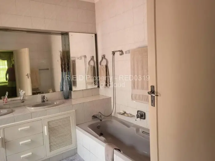 Townhouse/Cluster to Rent in Suburbs, Bulawayo