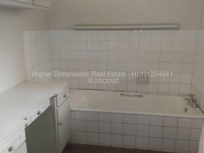 House to Rent in Alexandra Park