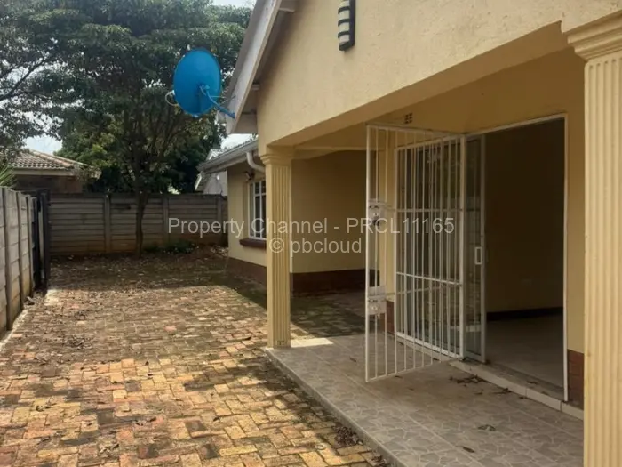 3 Bedroom Cottage/Garden Flat to Rent in Borrowdale West, Harare