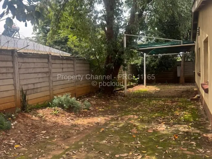 3 Bedroom Cottage/Garden Flat to Rent in Borrowdale West, Harare