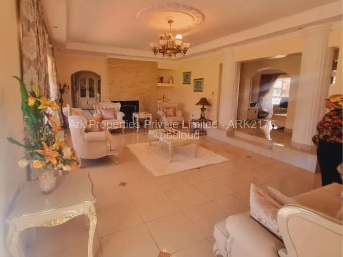 7 Bedroom House to Rent in Borrowdale, Harare