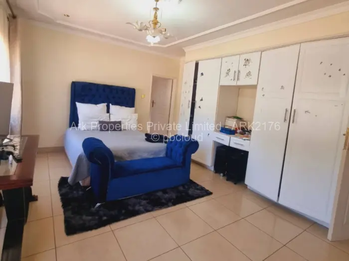 7 Bedroom House to Rent in Borrowdale, Harare