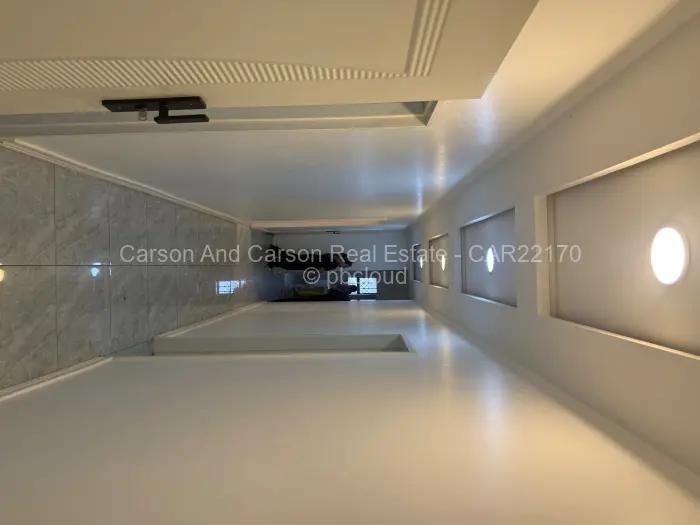 7 Bedroom House to Rent in Highlands, Harare