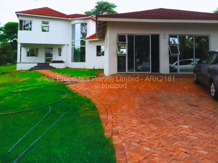 7 Bedroom House to Rent in Borrowdale Brooke, Harare