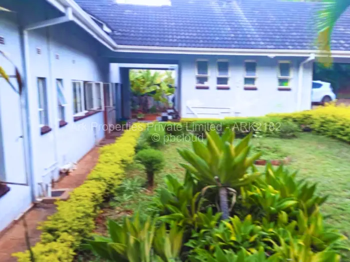 4 Bedroom House to Rent in Borrowdale Brooke, Harare
