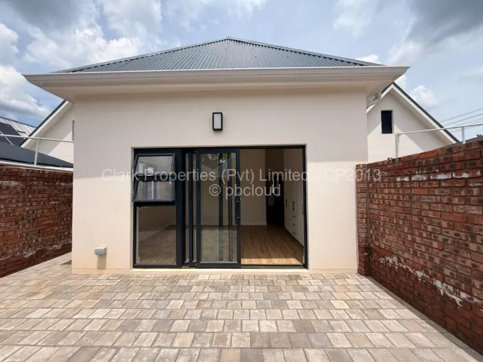 Townhouse/Cluster to Rent in Vainona, Harare