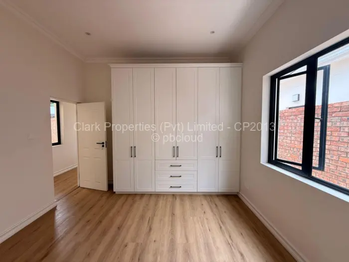 Townhouse/Cluster to Rent in Vainona, Harare