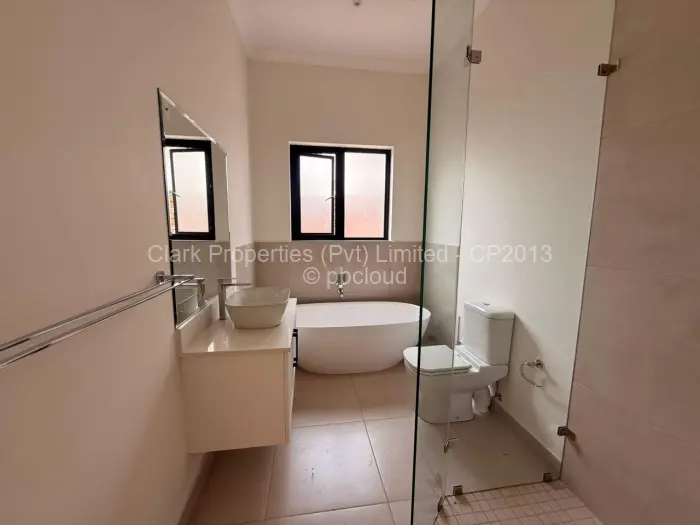 Townhouse/Cluster to Rent in Vainona, Harare