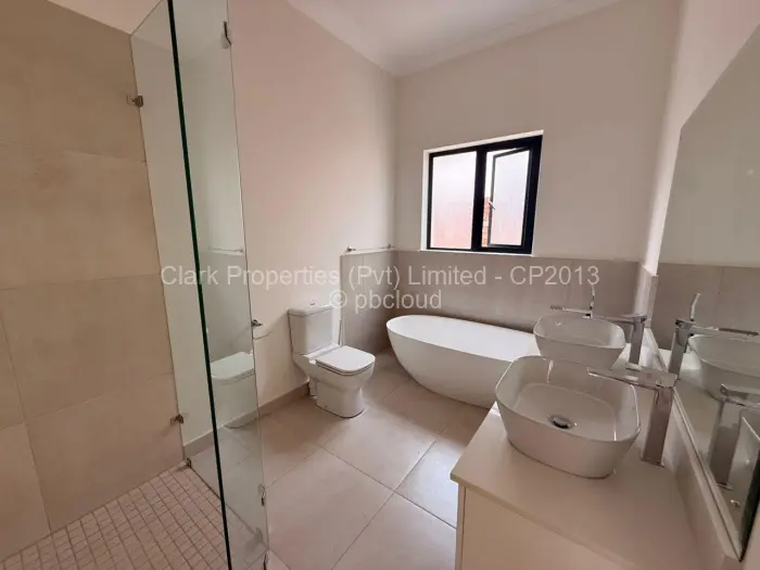 Townhouse/Cluster to Rent in Vainona, Harare