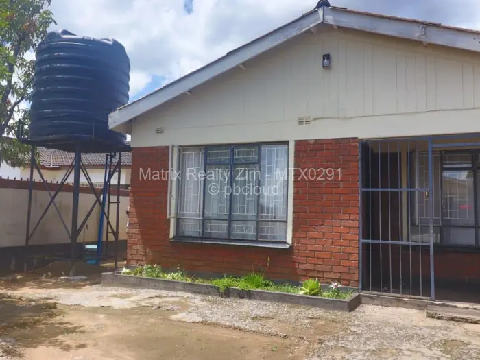 4 Bedroom House for Sale in Budiriro, Harare
