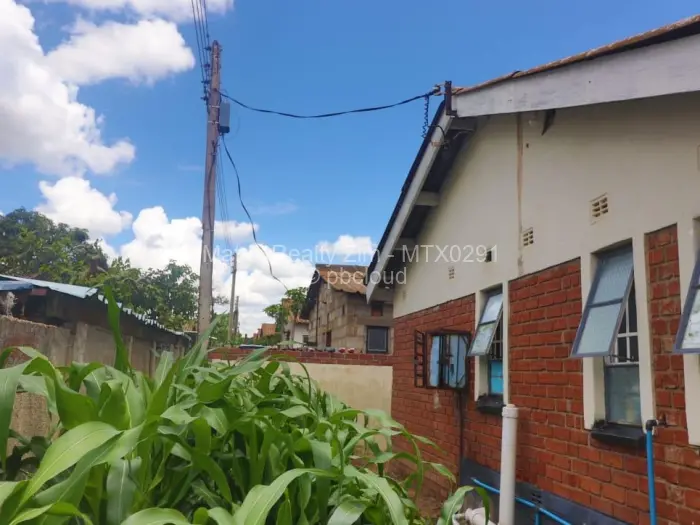 4 Bedroom House for Sale in Budiriro, Harare
