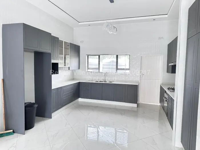 Flat/Apartment to Rent in The Grange, Harare