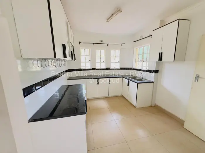 2 Bedroom House to Rent in Westgate, Harare