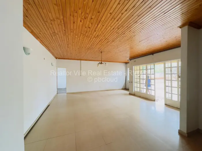 2 Bedroom House to Rent in Westgate, Harare