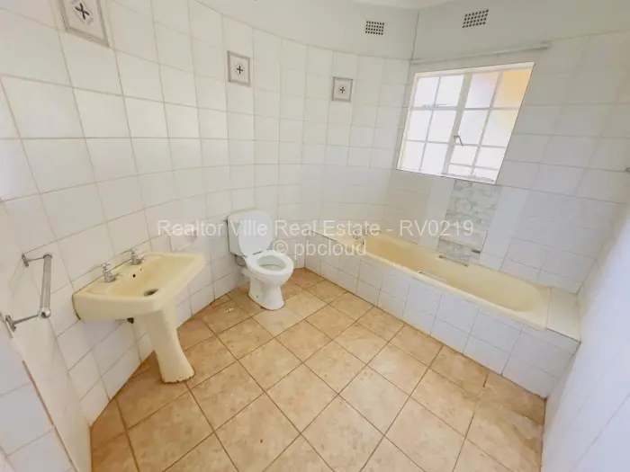 2 Bedroom House to Rent in Westgate, Harare