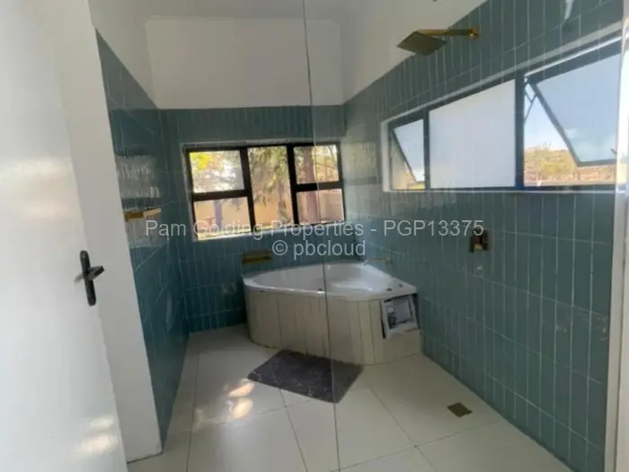 5 Bedroom House to Rent in Burnside, Bulawayo