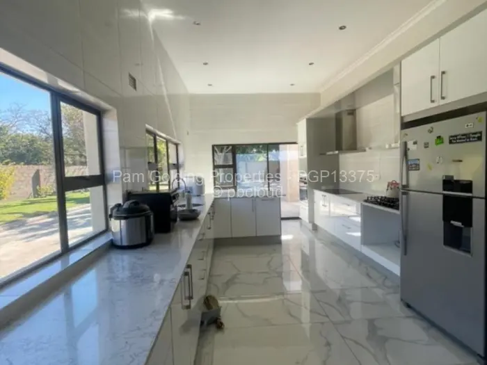 5 Bedroom House to Rent in Burnside, Bulawayo