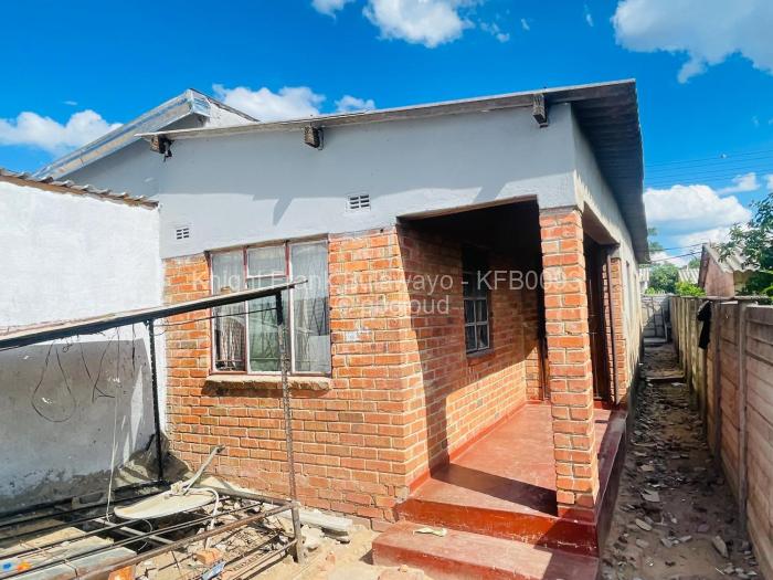 2 Bedroom House for Sale in Magwegwe, Bulawayo