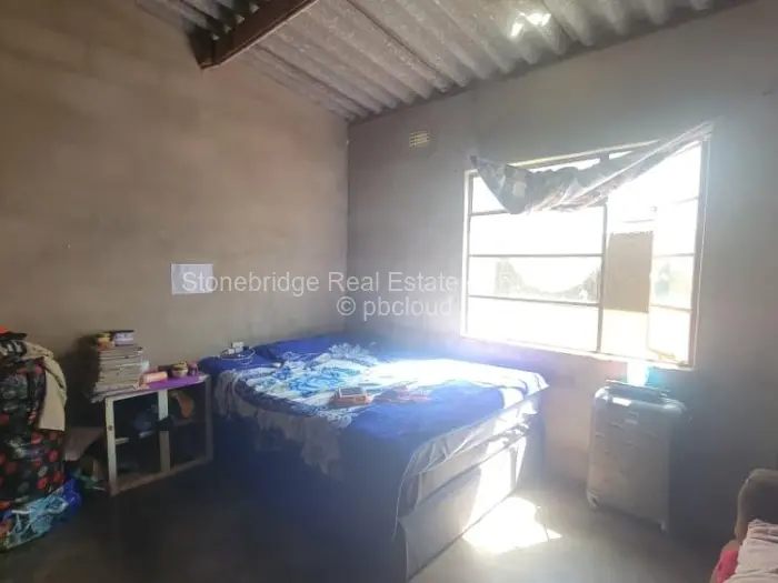 4 Bedroom House for Sale in Cowdray Park, Bulawayo