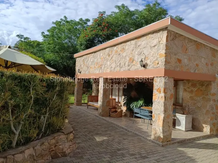 2 Bedroom Cottage/Garden Flat to Rent in Burnside, Bulawayo