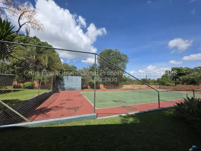 4 Bedroom House for Sale in Burnside, Bulawayo