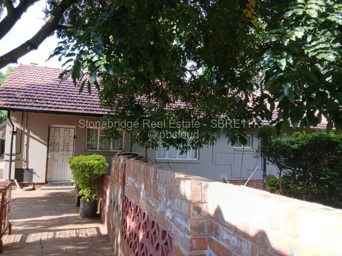 3 Bedroom House to Rent in Famona, Bulawayo