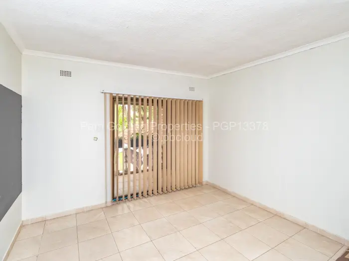 5 Bedroom House for Sale in Zimre Park, Harare