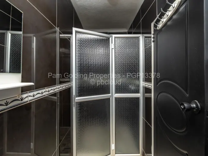 5 Bedroom House for Sale in Zimre Park, Harare