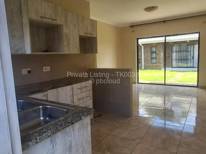 Townhouse/Cluster to Rent in Avondale West, Harare