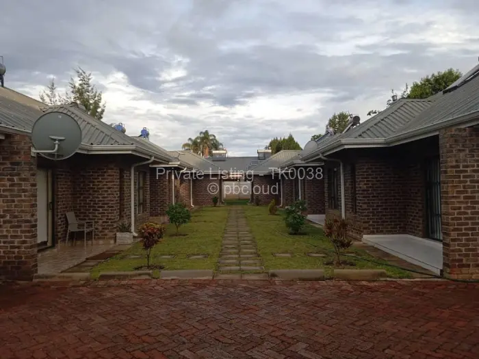Townhouse/Cluster to Rent in Avondale West, Harare