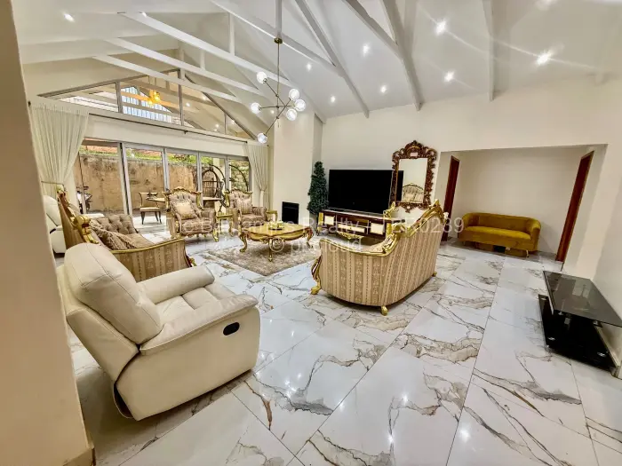 Townhouse/Cluster to Rent in Greystone Park, Harare