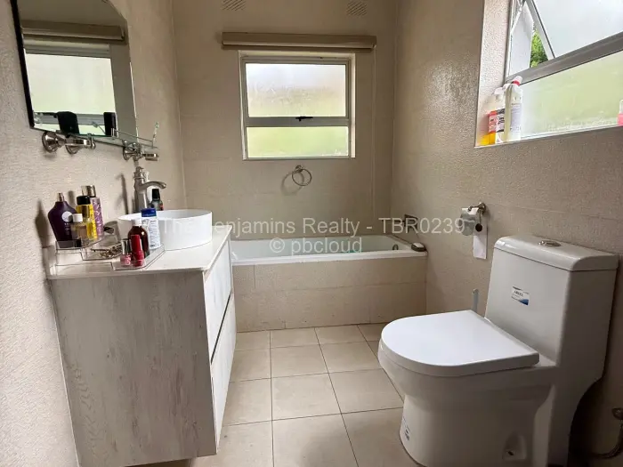 Townhouse/Cluster to Rent in Greystone Park, Harare