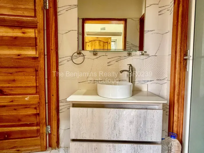 Townhouse/Cluster to Rent in Greystone Park, Harare