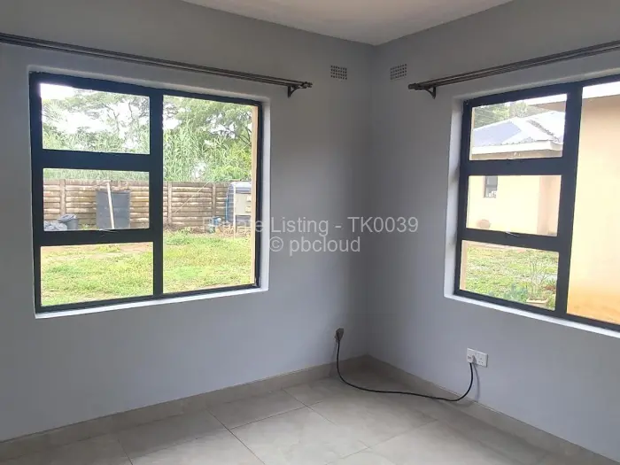 Townhouse/Cluster to Rent in Bluff Hill, Harare