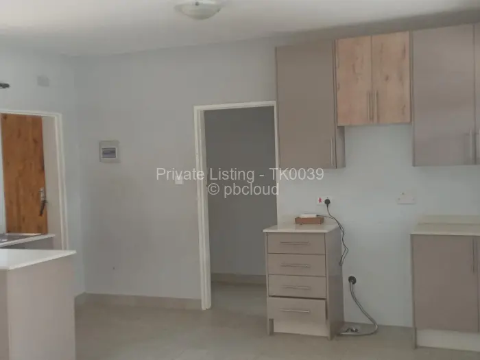 Townhouse/Cluster to Rent in Bluff Hill, Harare