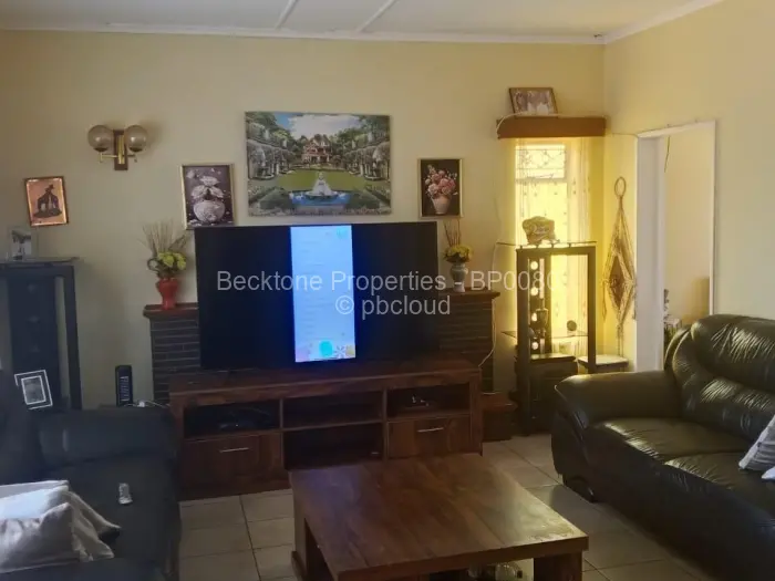 3 Bedroom House for Sale in Parklands, Bulawayo