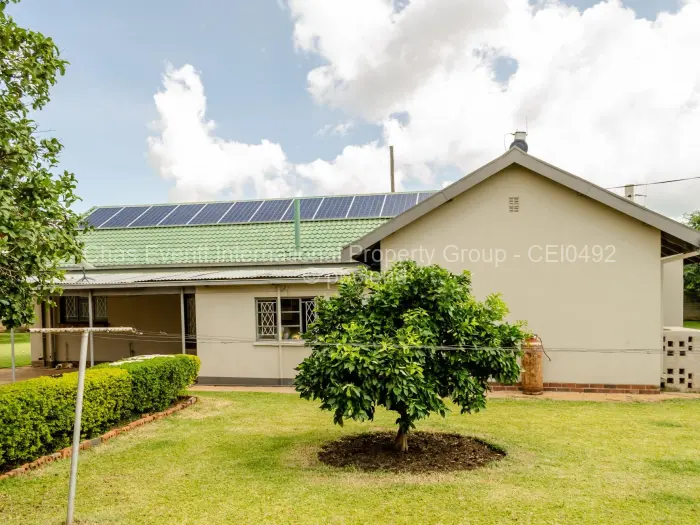 4 Bedroom House for Sale in Burnside, Bulawayo
